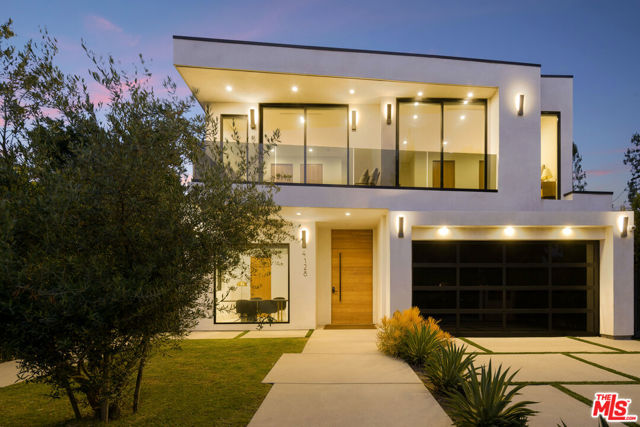 4128 Vantage Avenue, Studio City CA: https://media.crmls.org/mediaz/140ab3a7-3769-4419-8a31-ce8b53801a57.jpg