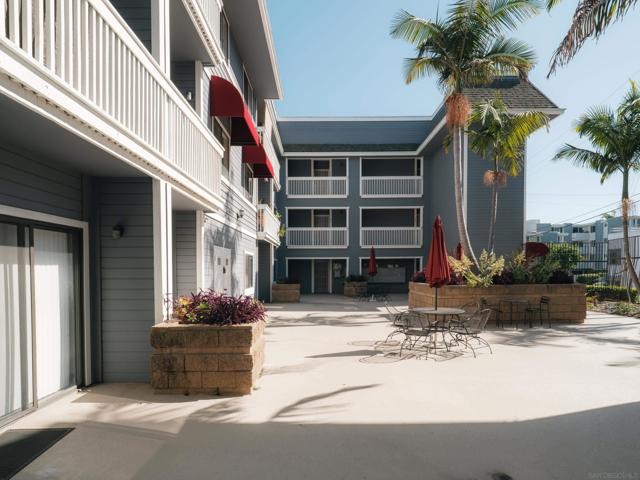 3760 Florida St, San Diego CA: https://media.crmls.org/mediaz/140ae153-3654-44c3-afa4-0d1a207c5b5c.jpg