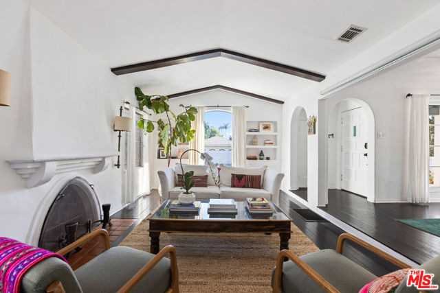 8023 Clinton Street, Los Angeles CA: https://media.crmls.org/mediaz/140b00cd-2ca5-4808-81e7-d0b67a994d3e.jpg