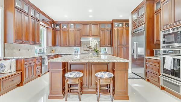 5107 Eastbourne Drive, San Jose CA: https://media.crmls.org/mediaz/140bd2ca-61df-4200-aef4-4bdc9374fa8d.jpg