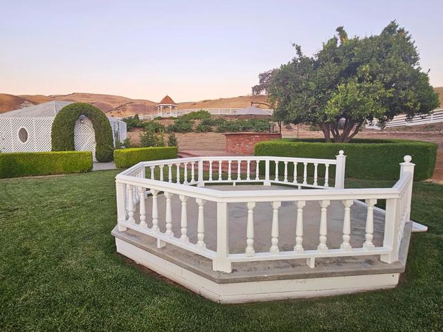 54800 Lonoak Road, King City CA: https://media.crmls.org/mediaz/140bfe75-b4c3-4712-a658-803bfa6eaaff.jpg