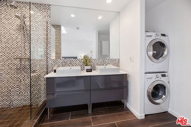 5916 Via Zurita, La Jolla CA: https://media.crmls.org/mediaz/140c4343-cbc1-47f5-9869-a2cd4f030c6f.jpg