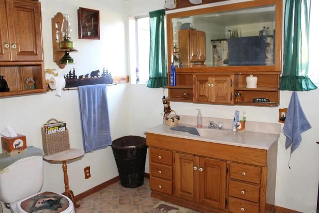 Detail Gallery Image 14 of 34 For 13853 Charlann Rd., Valley Center,  CA 92082 - 3 Beds | 1 Baths