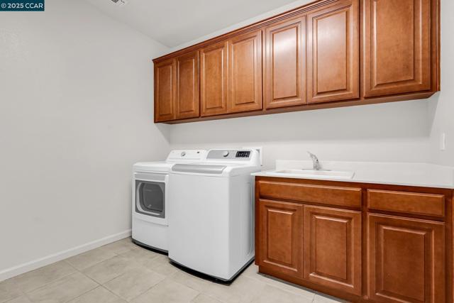 3627 Otter Brook Loop, Discovery Bay CA: https://media.crmls.org/mediaz/140c9138-888b-4180-9826-05c176445ed6.jpg