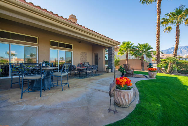 97 Via Bella, Rancho Mirage CA: https://media.crmls.org/mediaz/140e595c-364e-40f2-a849-ff479e10044b.jpg