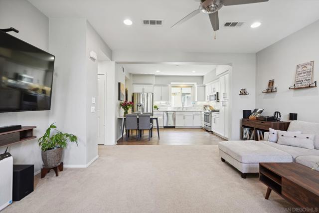219 Antoni Gln, Escondido CA: https://media.crmls.org/mediaz/140e7fcc-7653-4b70-a518-28d8132f5b1b.jpg