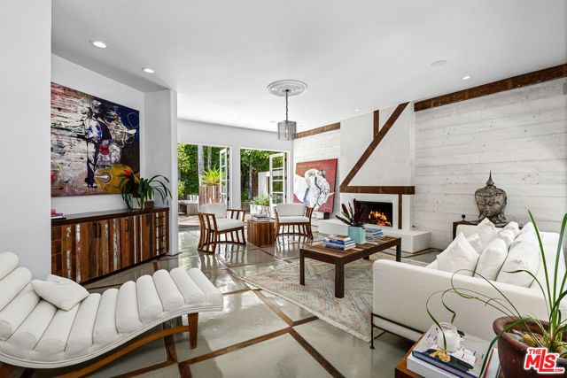 8249 Marmont Lane, Los Angeles CA: https://media.crmls.org/mediaz/140e9765-52b0-41eb-9f90-dd36103f2880.jpg