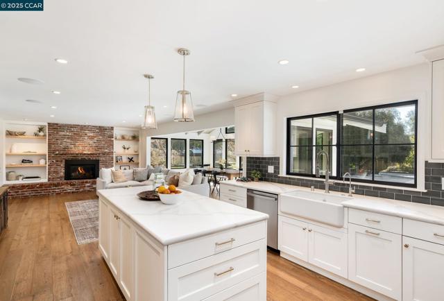 5400 Johnston Rd, Danville CA: https://media.crmls.org/mediaz/140f5476-be6e-49ae-8098-6a48c0321779.jpg