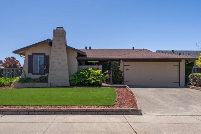 748 Gull Avenue, Foster City CA: https://media.crmls.org/mediaz/140f64d6-4f05-498b-a9c5-fea1e4a160a3.jpg