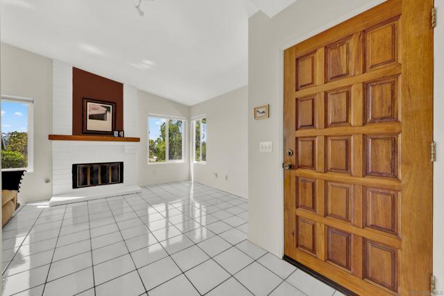 Image 6 of 50 For 17925 Avenida Cordillera