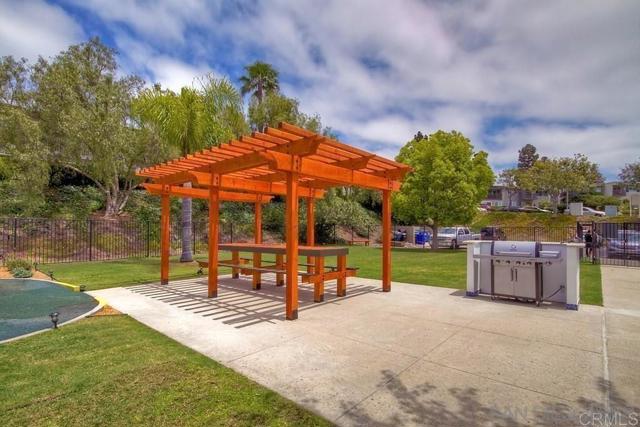 6379 Caminito Luisito, San Diego CA: https://media.crmls.org/mediaz/140fff60-52e6-40be-bec9-5e6538693b71.jpg
