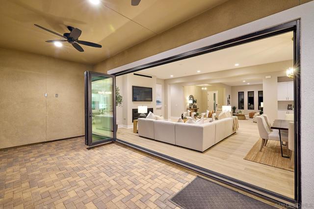 1755 Calle Catalina, Escondido CA: https://media.crmls.org/mediaz/1411c21c-273e-43cc-9db7-3fa6dd63bc6f.jpg