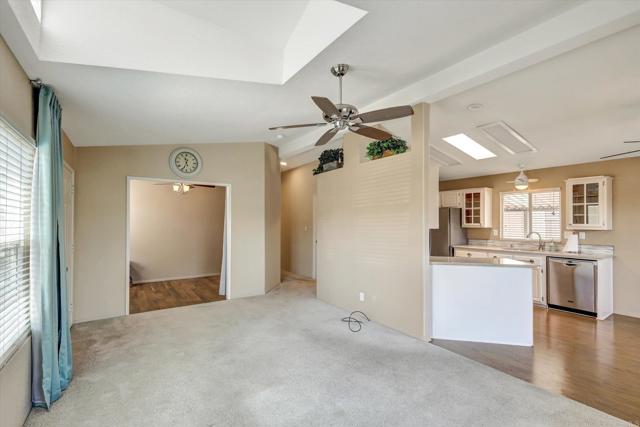 Detail Gallery Image 7 of 26 For 168 Roadrunner Ln, Oceanside,  CA 92057 - 2 Beds | 2 Baths