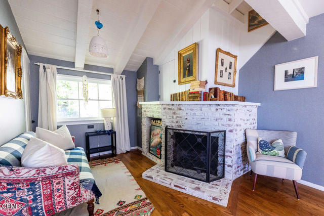 Detail Gallery Image 14 of 24 For 4053 Cromwell Ave, Los Angeles,  CA 90027 - 3 Beds | 3 Baths