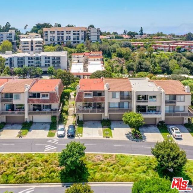 19 Hilltop Circle, Rancho Palos Verdes, California 90275, 2 Bedrooms Bedrooms, ,2 BathroomsBathrooms,Residential,Sold,Hilltop,22181005