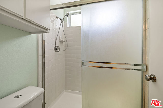 27050 Riversbridge Way, Valencia CA: https://media.crmls.org/mediaz/14128c38-ffe5-495d-9f9c-d464fbe23f86.jpg