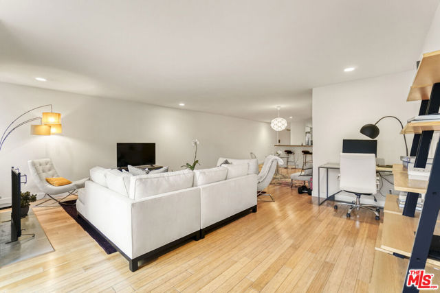 858 12th Street, Santa Monica CA: https://media.crmls.org/mediaz/1412cb08-4812-45f5-a807-dab5c6fa2685.jpg