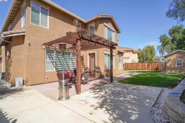 5018 Southport Ct, Antioch CA: https://media.crmls.org/mediaz/1413904f-f58e-4f6f-af8b-7ead716fb0d5.jpg