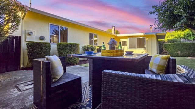 940 Kennard Way, Sunnyvale CA: https://media.crmls.org/mediaz/14139489-0b9b-48ed-89c0-e475a9a7280c.jpg