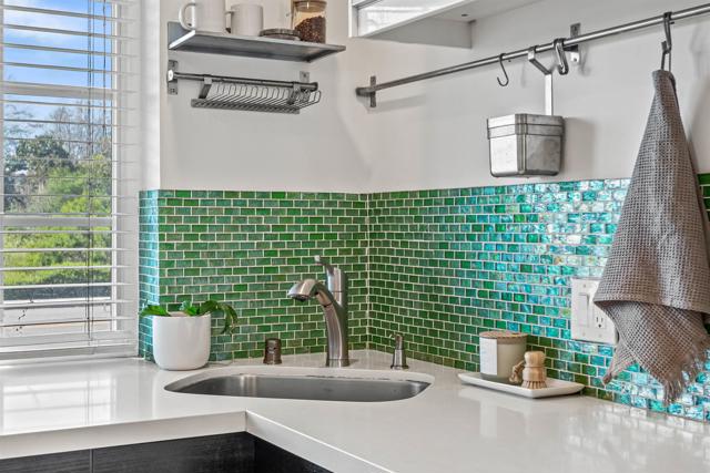 Detail Gallery Image 10 of 32 For 6990 Batiquitos Dr, Carlsbad,  CA 92011 - 2 Beds | 2/1 Baths