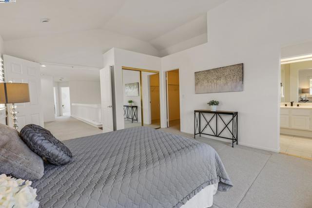 131 Diapian Bay, Alameda CA: https://media.crmls.org/mediaz/1414308c-820d-4128-83a7-c2a4596f324e.jpg