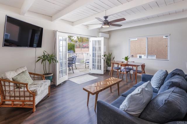303 305 Sanford Street, Encinitas CA: https://media.crmls.org/mediaz/14145e9f-dc4a-4431-80df-486816935d15.jpg