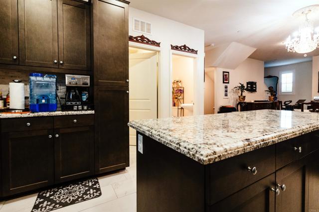 Detail Gallery Image 9 of 24 For 647 E Mustang St, Camarillo,  CA 93010 - 3 Beds | 2/1 Baths