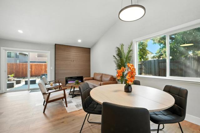 1190 Rio Norte Way, Sacramento CA: https://media.crmls.org/mediaz/1415cd42-37e6-40a8-8bec-dbed910f2519.jpg