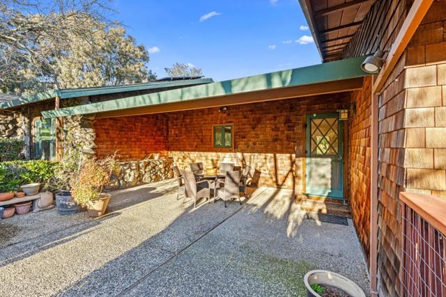 6915 Redwood Retreat Road, Gilroy CA: https://media.crmls.org/mediaz/1415dd9b-ac7c-486c-988d-bdffda75cc19.jpg
