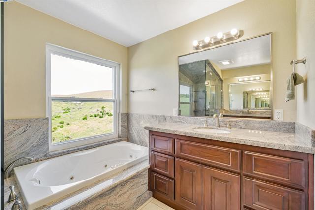 41794 Vargas Rd, Fremont CA: https://media.crmls.org/mediaz/14166dc0-7299-405f-ac28-61f4376967b8.jpg