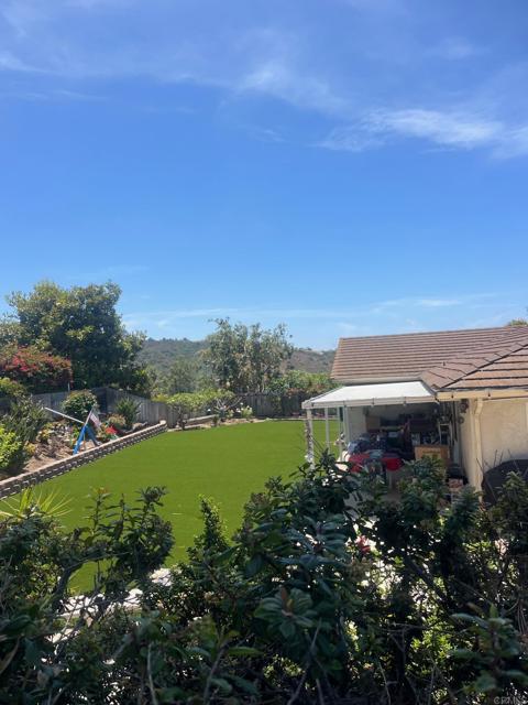 4906 VIA HINTON, Carlsbad CA: https://media.crmls.org/mediaz/14167bac-c176-4917-84b4-fee0c16ff303.jpg