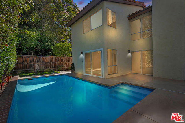 603 Racquet Club Lane, Thousand Oaks CA: https://media.crmls.org/mediaz/1416e6ce-2afe-48c6-8f13-3d1a0091e4e9.jpg