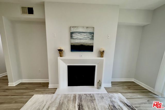 14412 Killion Street, Sherman Oaks CA: https://media.crmls.org/mediaz/1416f084-85c5-4b55-b00a-e50d990c1458.jpg