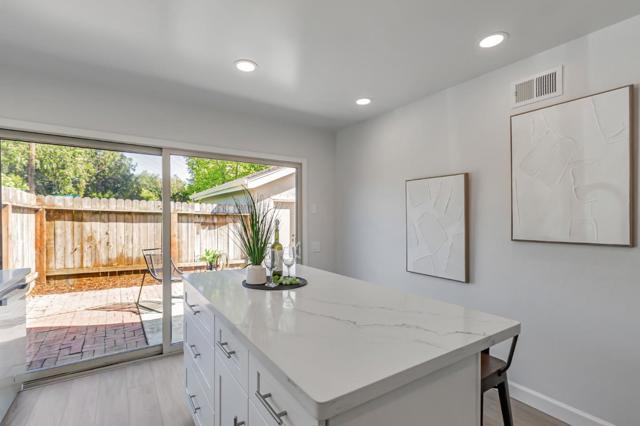 2398 Shoreside Court, Santa Clara CA: https://media.crmls.org/mediaz/1417e3ec-0135-4481-b64a-018de68fd191.jpg