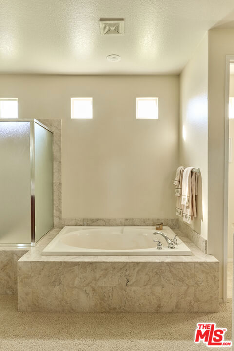 10 Wimbledon Circle, Rancho Mirage, CA 92270