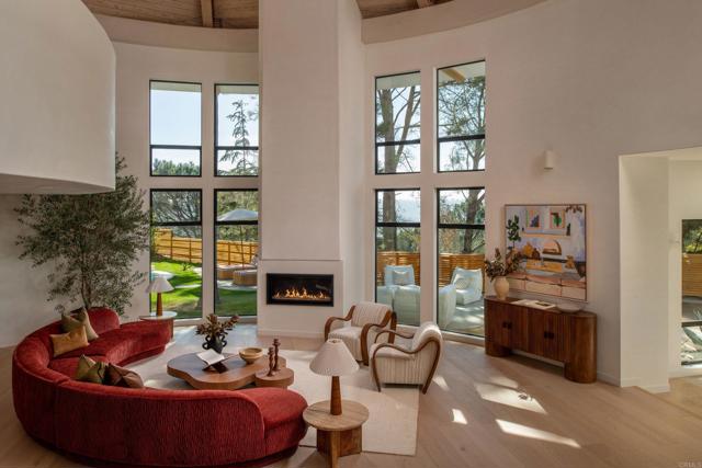 Detail Gallery Image 5 of 56 For 14847 Vista Del Oceano, Del Mar,  CA 92014 - 5 Beds | 4 Baths