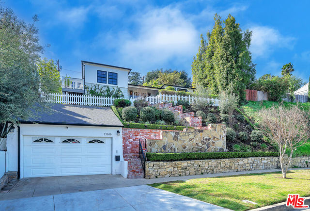 13818 Valley Vista Boulevard photo 1