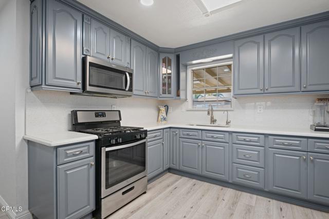 Detail Gallery Image 7 of 22 For 1409 W Fir Ave, Oxnard,  CA 93033 - 4 Beds | 3 Baths