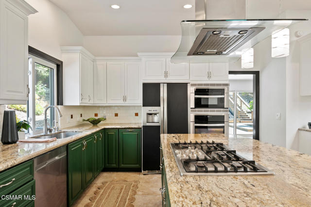 4809 Dunman Avenue, Woodland Hills CA: https://media.crmls.org/mediaz/1419506c-096e-4560-95bc-d2bc659bb40f.jpg