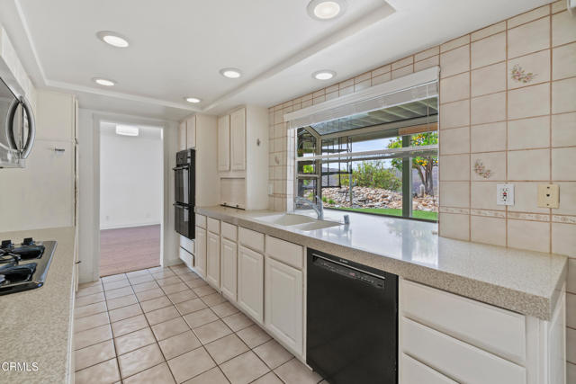 5505 Topa Topa Drive, Ventura CA: https://media.crmls.org/mediaz/14195ca5-d6e4-4d32-b1fa-ebd8da9a33d5.jpg