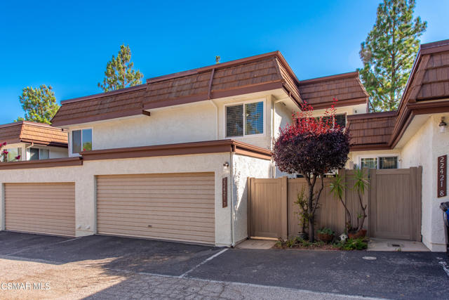 22421 Jeffrey Mark Court, Chatsworth CA: https://media.crmls.org/mediaz/141beb38-115d-434e-acb4-c1f22e5ccf28.jpg