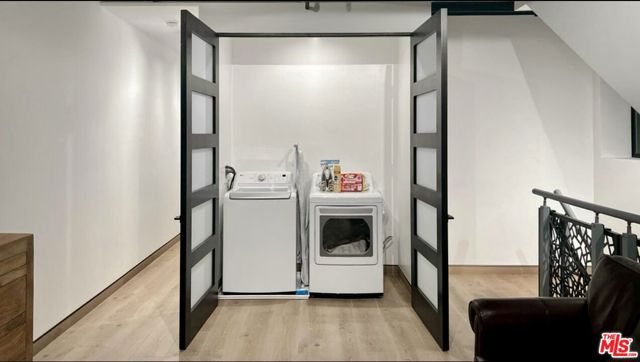 916 Roswell Avenue, Long Beach CA: https://media.crmls.org/mediaz/141bf9dd-6af1-4f8d-a84c-421d30b03ed8.jpg