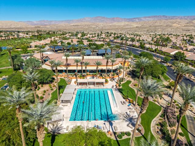36531 Tallowood Drive, Palm Desert CA: https://media.crmls.org/mediaz/141c7b19-6420-4bd6-bf26-e0f7bbd53bfa.jpg