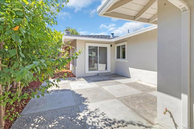 31 La Mirada Court, Salinas CA: https://media.crmls.org/mediaz/141cf6a4-39e7-4dff-8031-771827cc2cfb.jpg