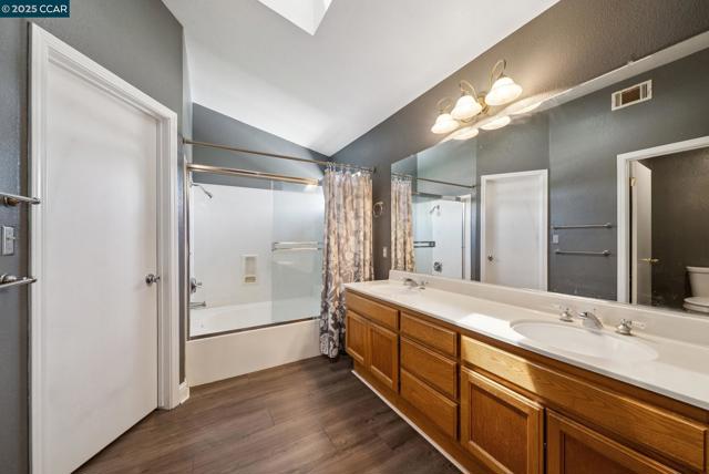 4813 Carrington Dr, Oakley CA: https://media.crmls.org/mediaz/141d3aa3-674e-4be6-87f5-a3f2a9301317.jpg