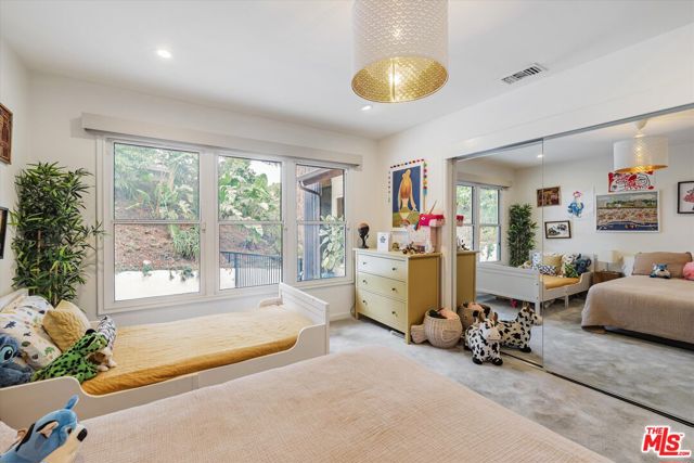 2316 Laurelmont Place, Los Angeles CA: https://media.crmls.org/mediaz/141dc9b9-5d69-452d-94c7-ca2942f81596.jpg