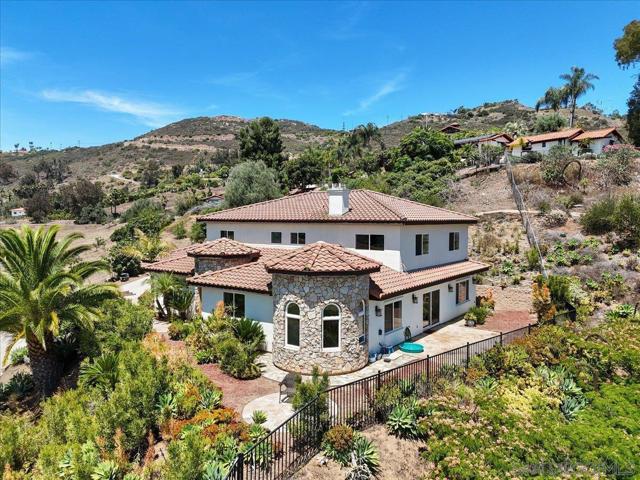 2342 CARIOCA PL, Vista CA: https://media.crmls.org/mediaz/141e5da5-8869-4919-ae35-d20df28cfce9.jpg
