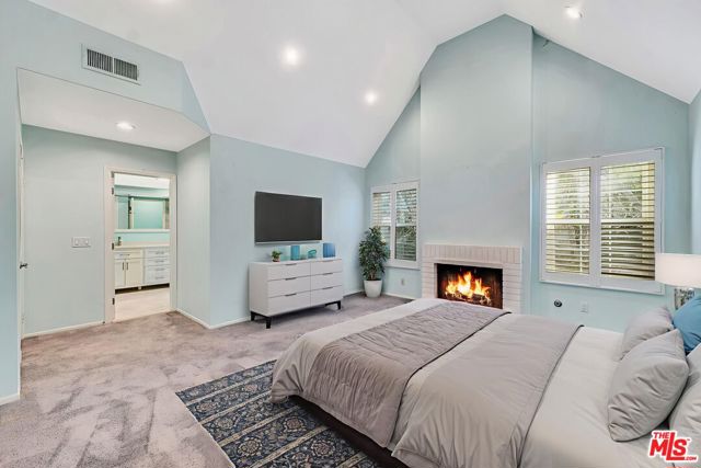 20950 Oxnard Street, Woodland Hills CA: https://media.crmls.org/mediaz/141ee756-d825-4dff-953f-5682c857fe0c.jpg