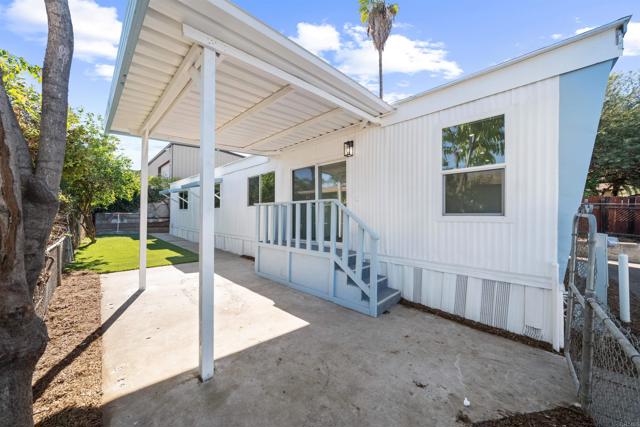 Detail Gallery Image 4 of 17 For 8968 Winter Gardens Blvd #4,  Lakeside,  CA 92040 - 3 Beds | 2 Baths