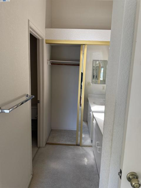 132 Crosswind Court, Hercules CA: https://media.crmls.org/mediaz/141fbe16-db82-401d-961e-9834f3b72736.jpg